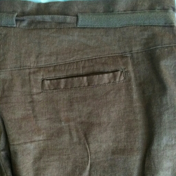 BCBG MAXAZRIA Linen Capri Pants - Picture 2 of 8